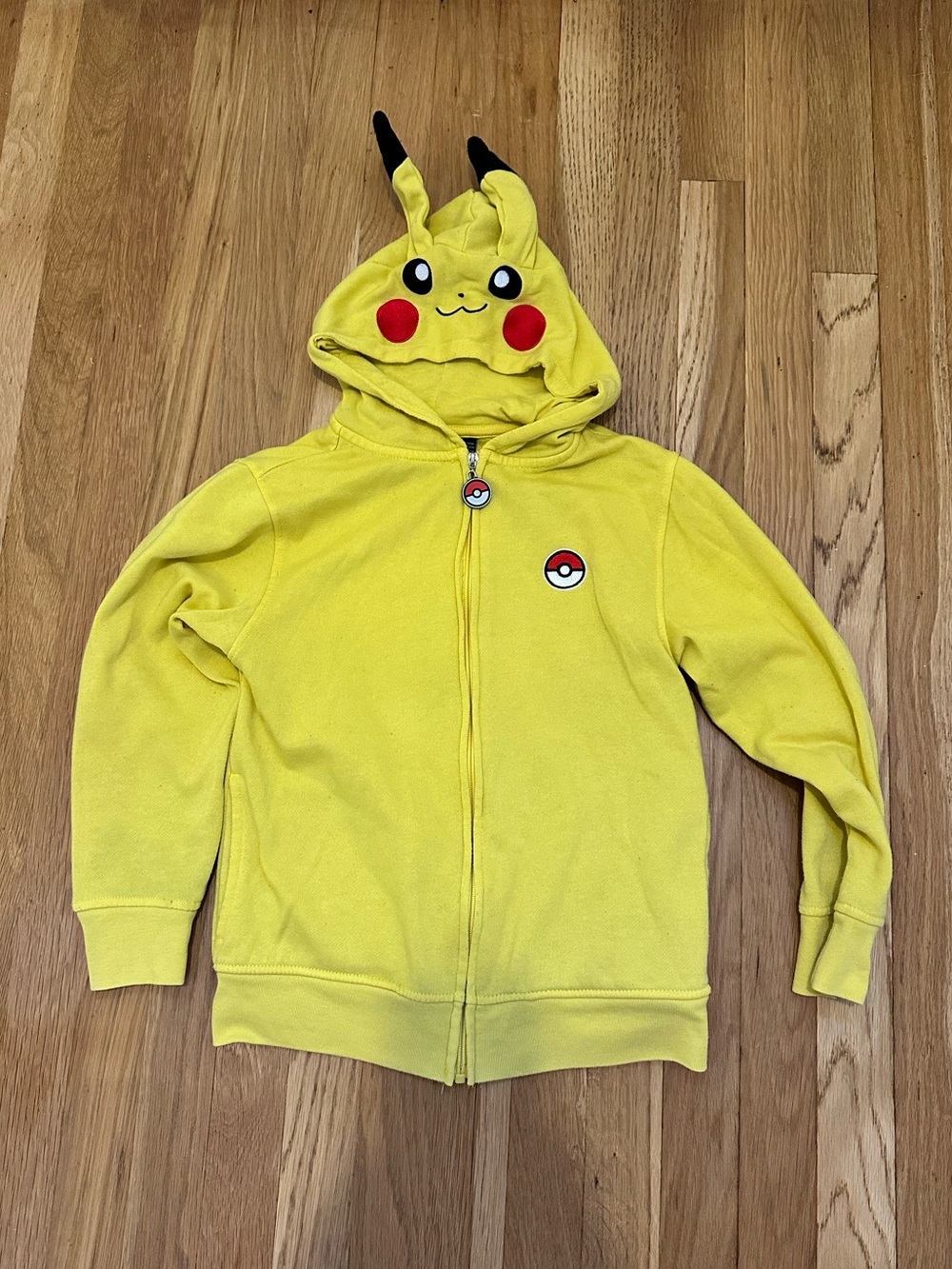 Pokémon Pikachu Hoodie Sweatshirt Kids
Medium Yellow Full Zip Pokeball Logo